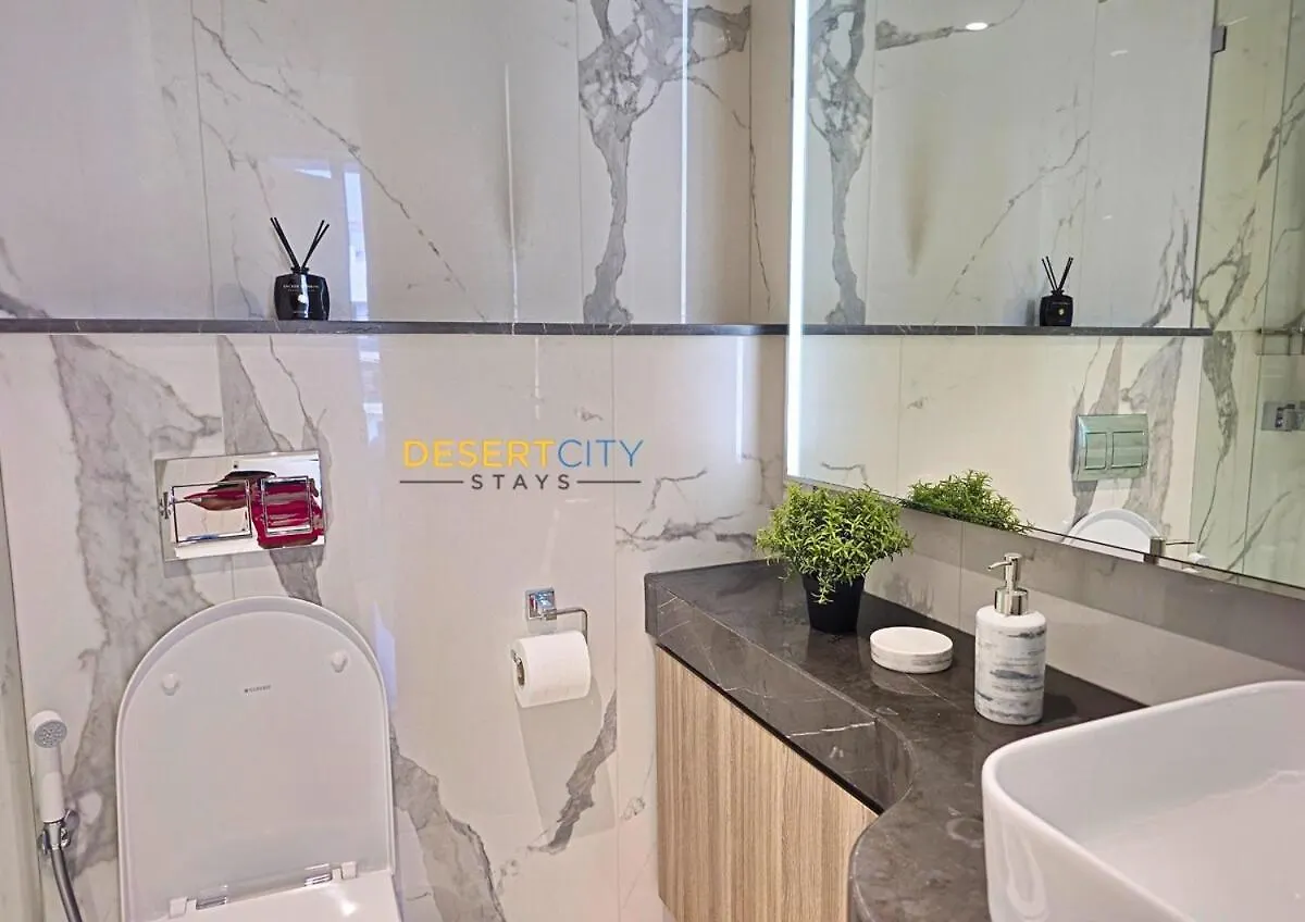 Chic 2 Bed In Dubai Hills, Hosted By Desert City Stays 0*,  Émirats arabes unis